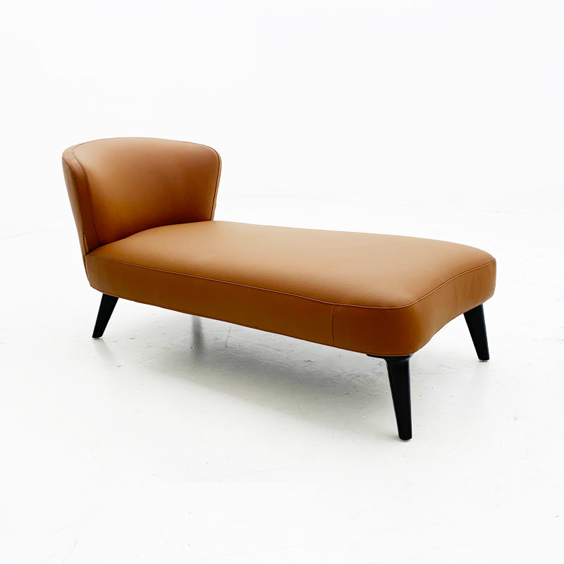Sofá chaise longue de cuero sencillo de estilo italiano, adecuado para habitaciones de hotel, dormitorios, salas de estar.