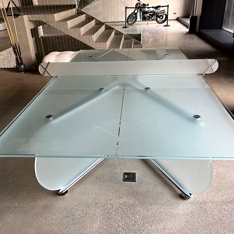 Mesa de ping pong de cristal con base redonda
