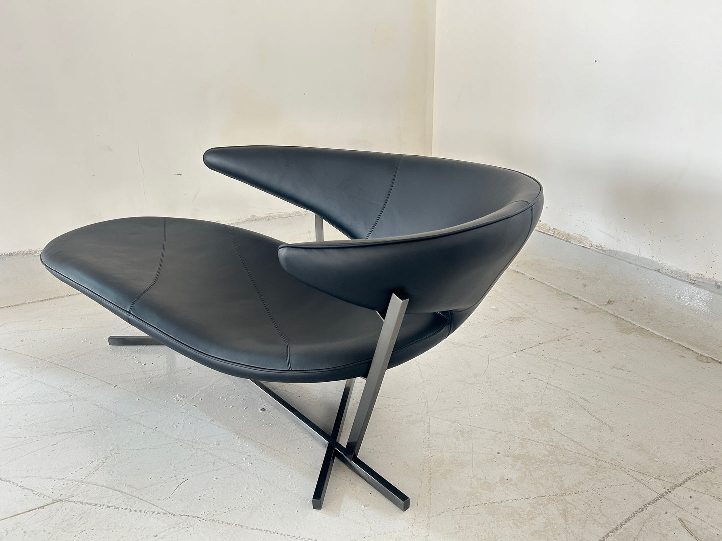 Simple leather sofa lobster shape single recliner with backrest