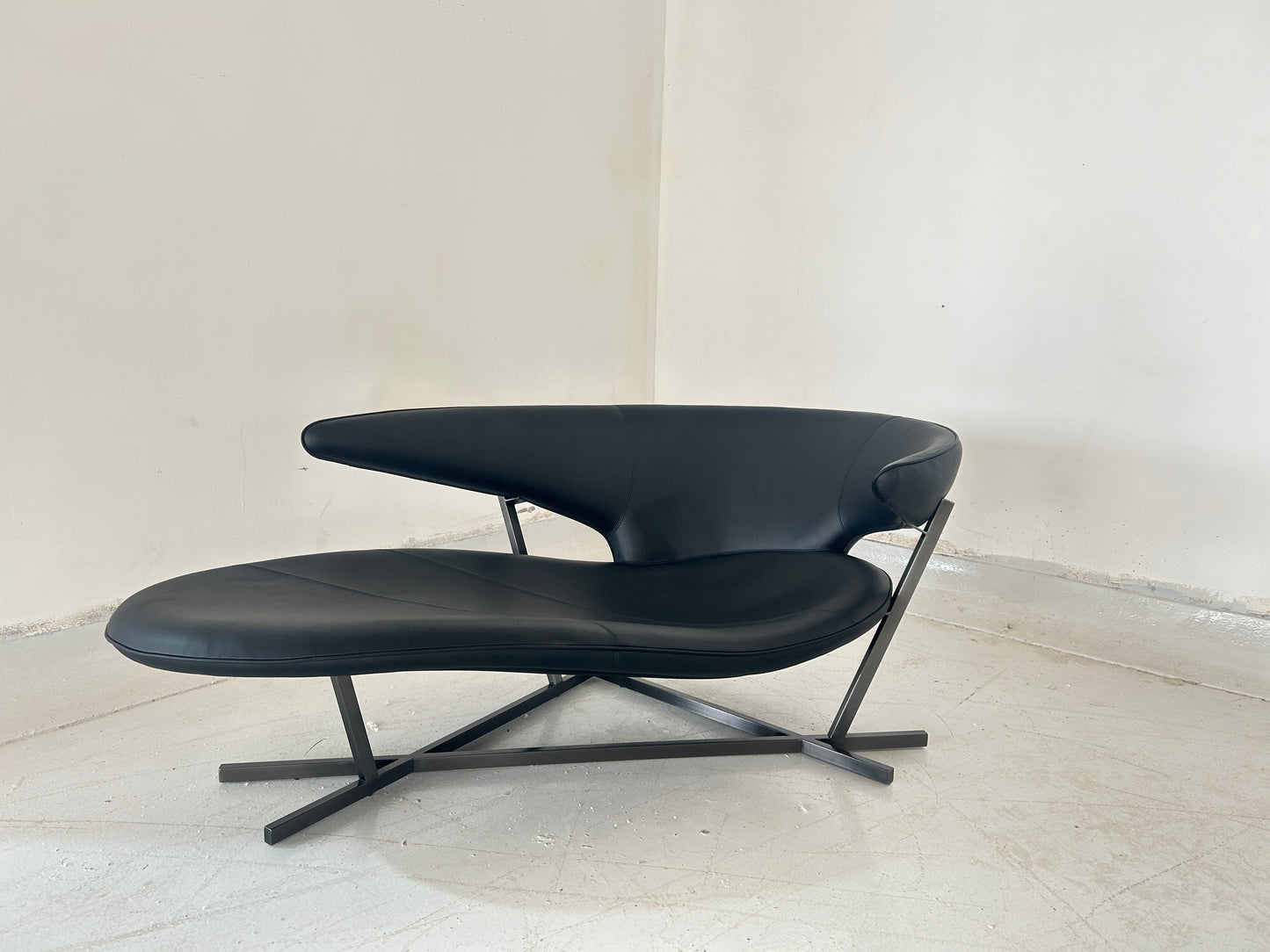 Simple leather sofa lobster shape single recliner with backrest