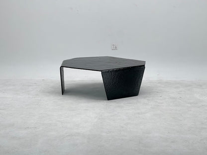 Mesa de centro de vidrio termofusible negro con textura cóncava y convexa forjada, adecuada para sala de estar