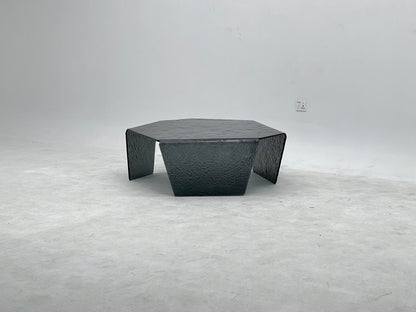 Mesa de centro de vidrio termofusible negro con textura cóncava y convexa forjada, adecuada para sala de estar