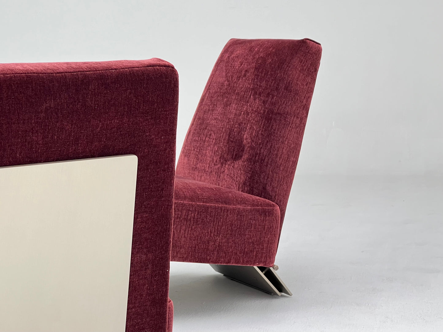 Sillón de ocio de tela roja de alta calidad con respaldo
