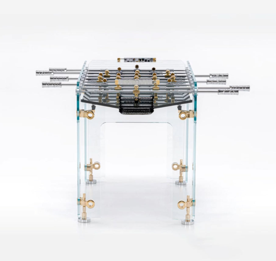 Mesa de fútbol con accesorios de cristal dorado