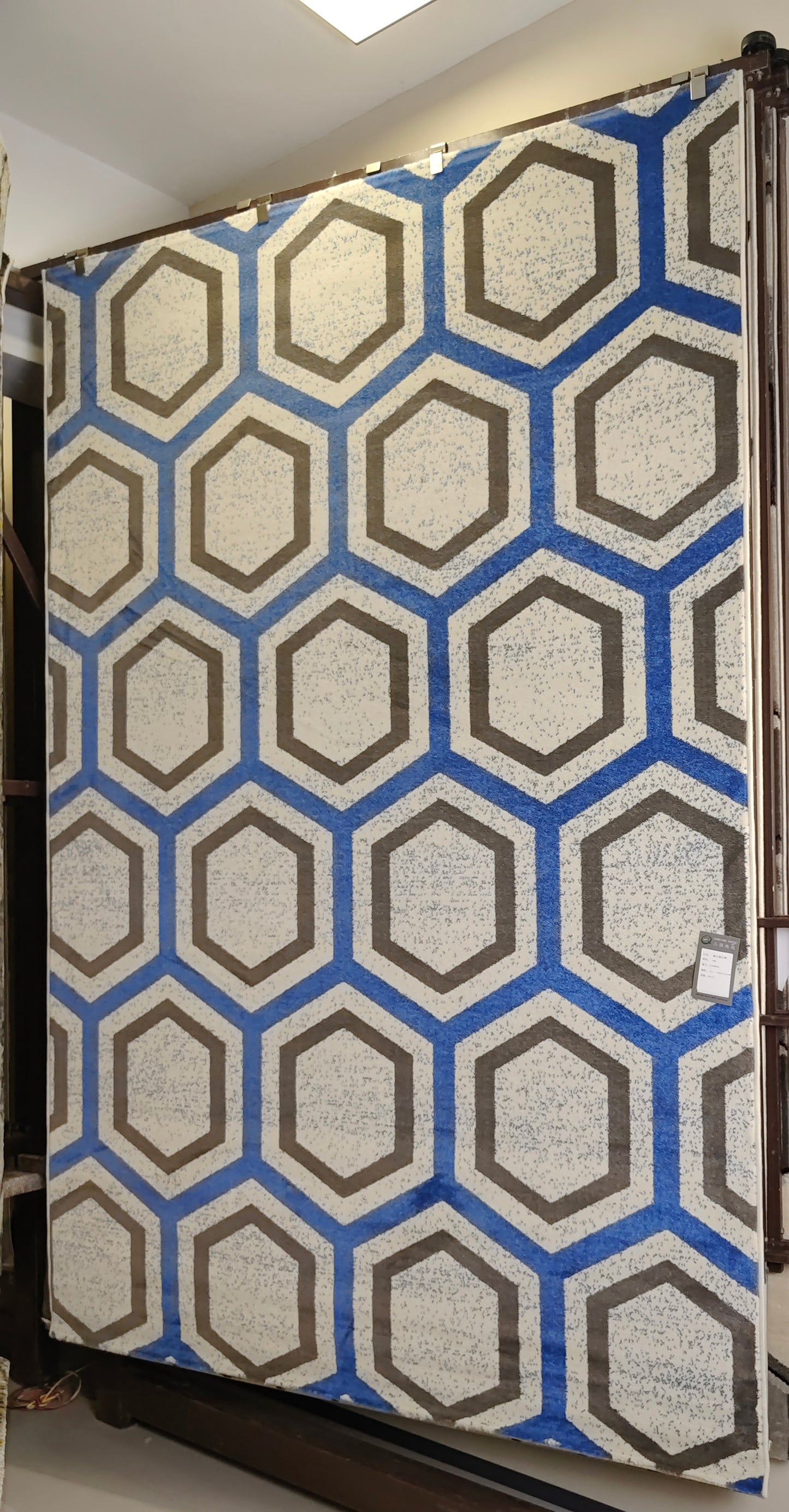 Alfombra de felpa suave de lujo de nuevo diseño, alfombra de lana suave adecuada para la decoración del hogar, sala de estar interior