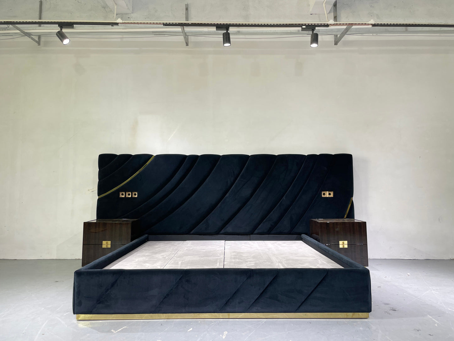 Lit double de luxe en tissu rembourré pour chambre à coucher