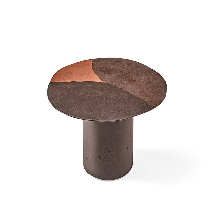Mesa de centro antigua de acero inoxidable con forma redonda irregular