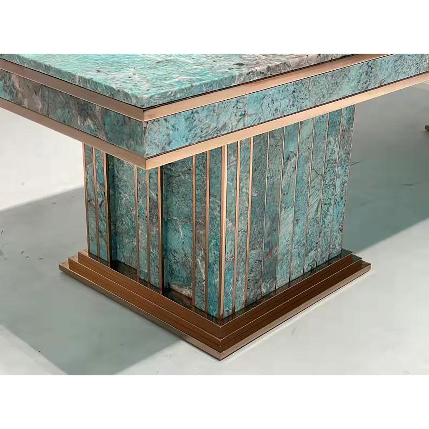 Mesa de comedor de lujo de mármol verde amazónico para hoteles y villas
