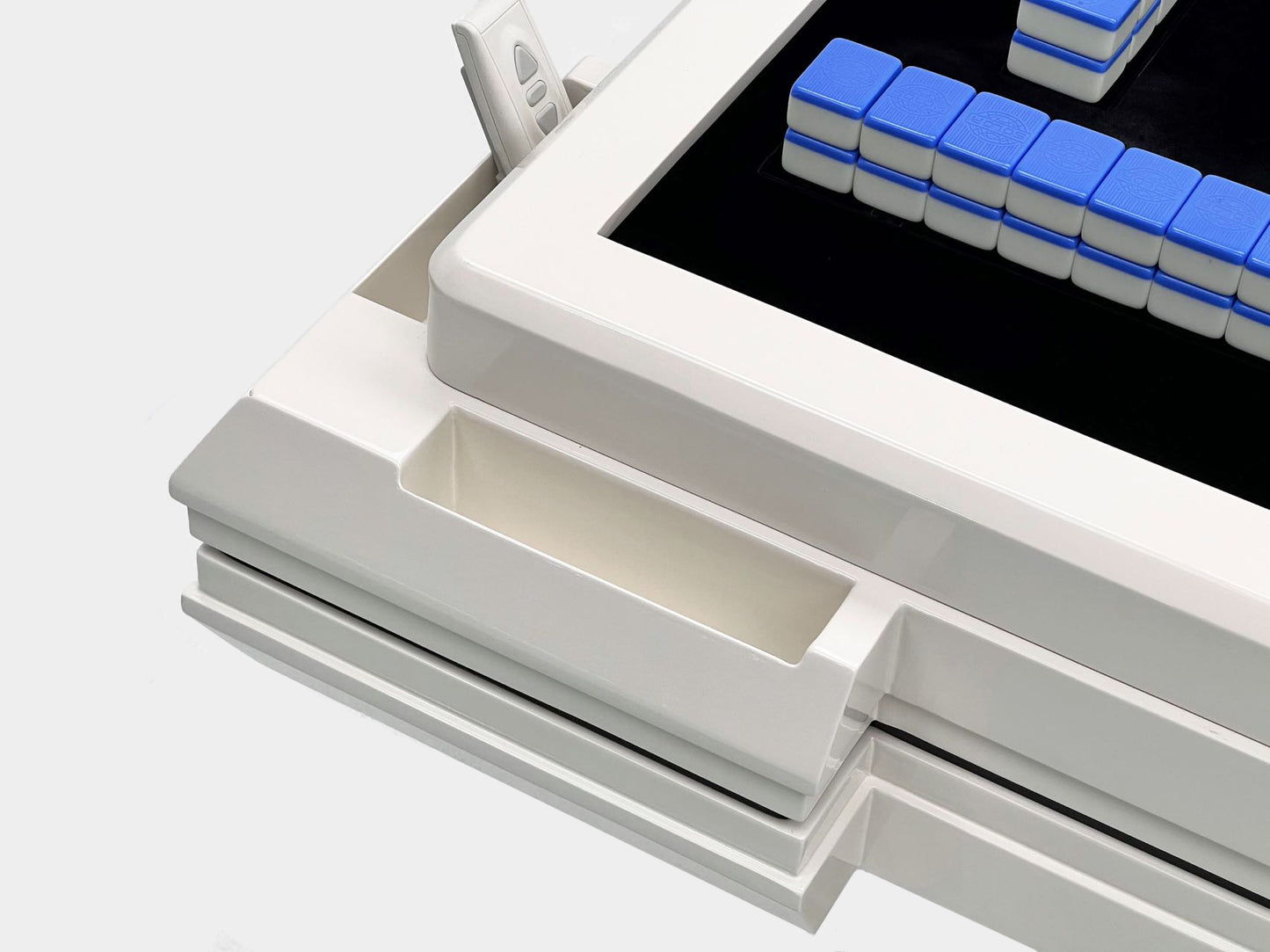 Mesa de mahjong automática con torre multicolor