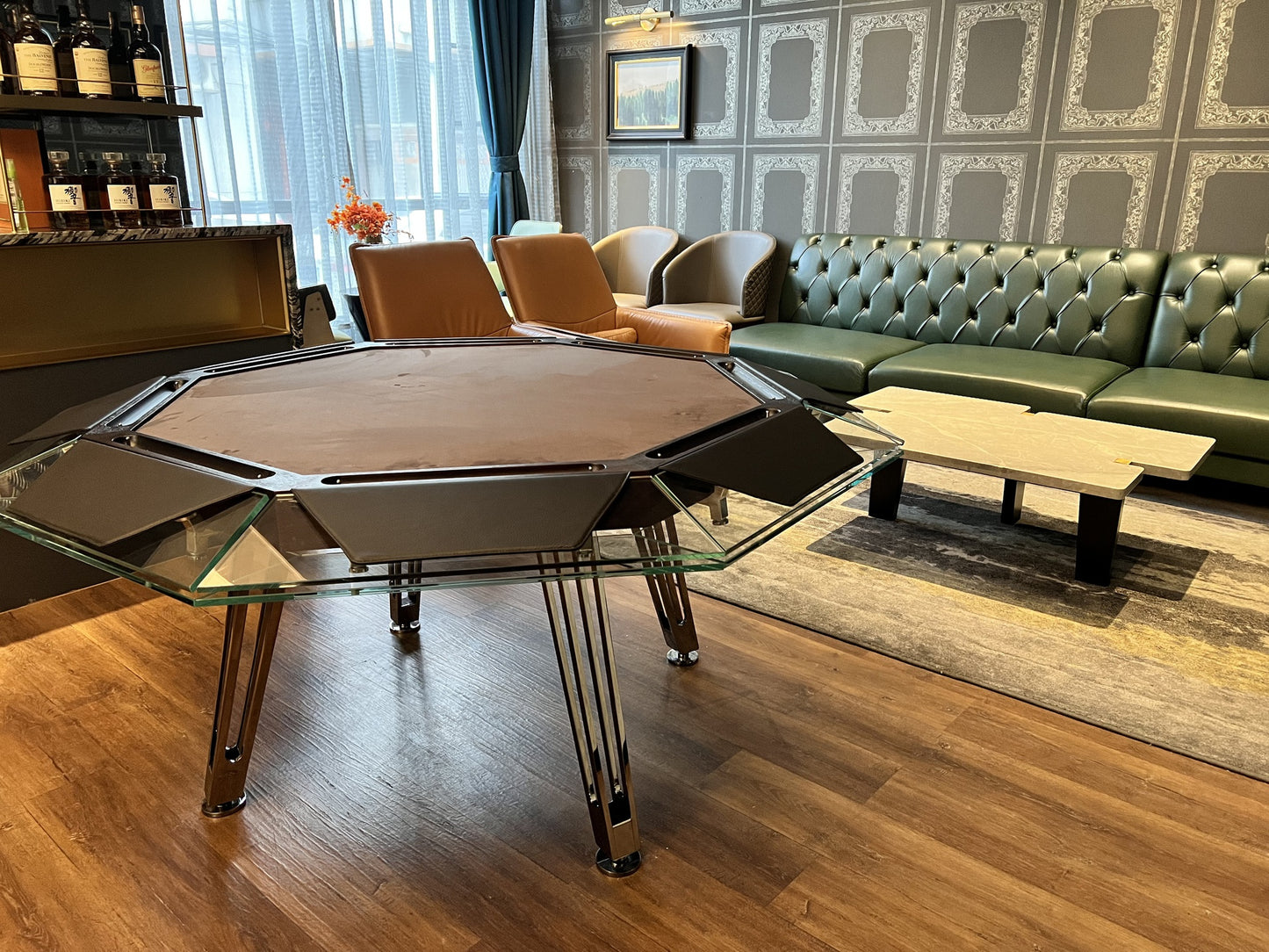 Mesa de póquer de cristal para ocho personas